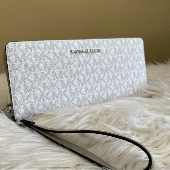 New Michael Kors jet set travel large continental wallet - Picture 1 of 10